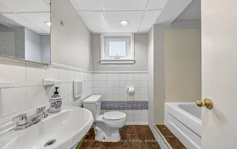 249 Thomas Street Oshawa ON L1J 1M3
