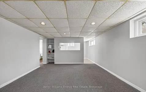 249 Thomas Street Oshawa ON L1J 1M3