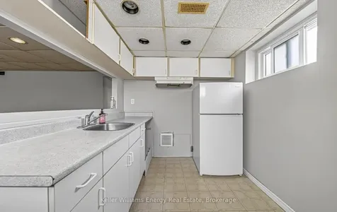 249 Thomas Street Oshawa ON L1J 1M3