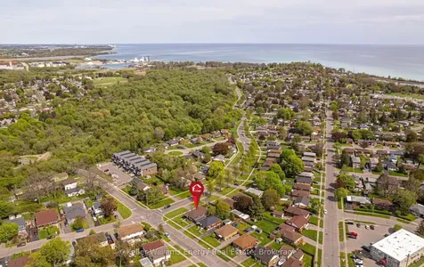 249 Thomas Street Oshawa ON L1J 1M3