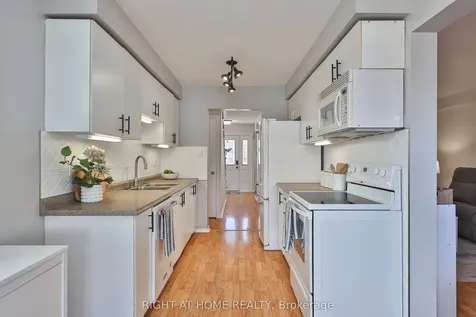 89 Vail Meadows Crescent Clarington ON L1C 4T3