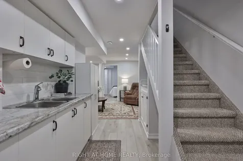 89 Vail Meadows Crescent Clarington ON L1C 4T3