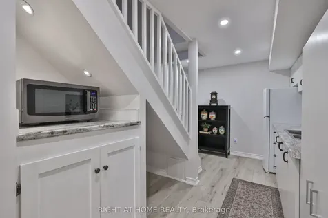 89 Vail Meadows Crescent Clarington ON L1C 4T3