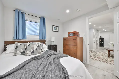 89 Vail Meadows Crescent Clarington ON L1C 4T3