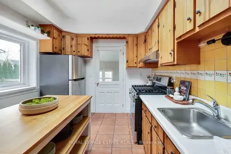 116 Hannaford Street Toronto ON M4E 3H1