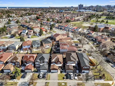 171 Hupfield Trail Toronto ON M1B 4P1