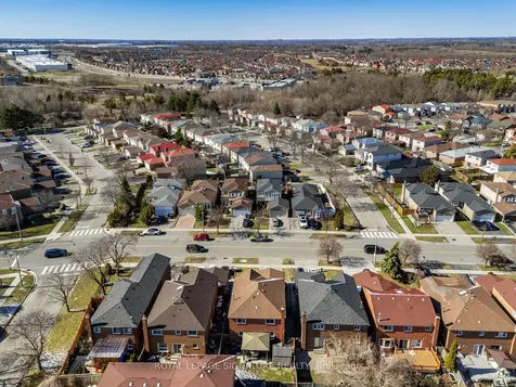 171 Hupfield Trail Toronto ON M1B 4P1