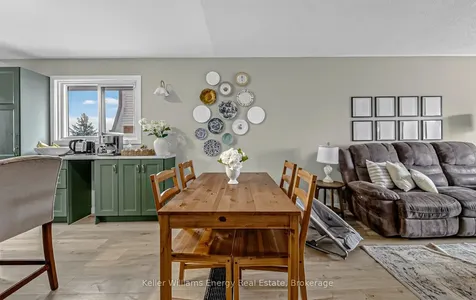153 Barkley Crescent Oshawa ON L1J 2E5