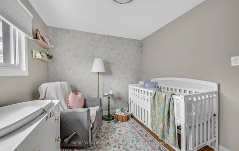 153 Barkley Crescent Oshawa ON L1J 2E5