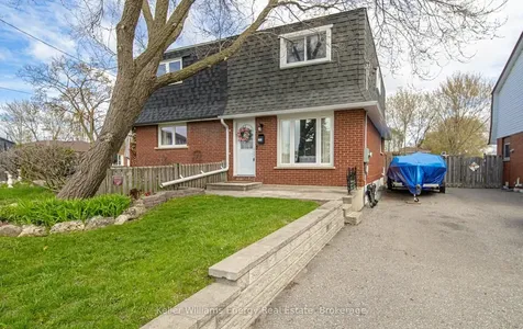 153 Barkley Crescent Oshawa ON L1J 2E5