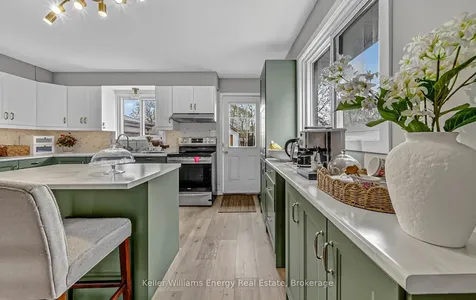 153 Barkley Crescent Oshawa ON L1J 2E5