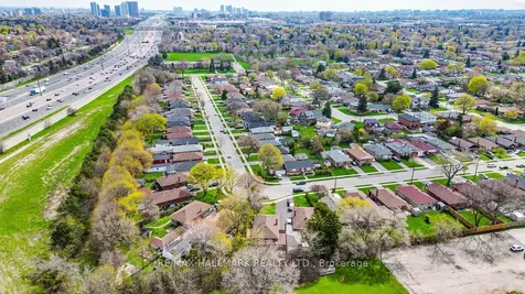 30 Shandon Drive Toronto ON M1R 4M5