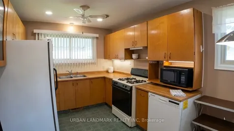 127 Keewatin Street S Oshawa ON L1H 6Z2