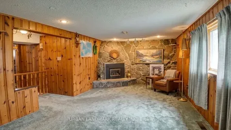 127 Keewatin Street S Oshawa ON L1H 6Z2