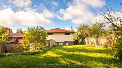 127 Keewatin Street S Oshawa ON L1H 6Z2