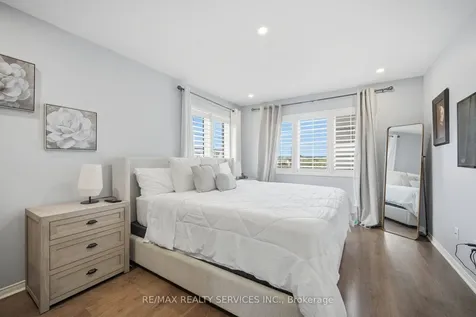 56 Rimrock Crescent Whitby ON L1N 0E5