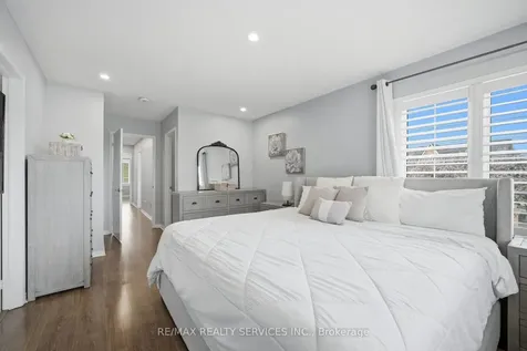 56 Rimrock Crescent Whitby ON L1N 0E5