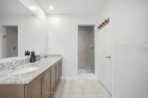 56 Rimrock Crescent Whitby ON L1N 0E5