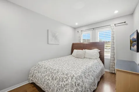 56 Rimrock Crescent Whitby ON L1N 0E5