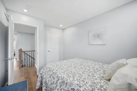 56 Rimrock Crescent Whitby ON L1N 0E5