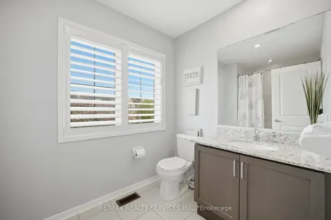 56 Rimrock Crescent Whitby ON L1N 0E5