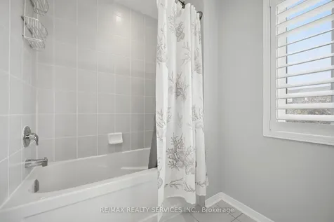 56 Rimrock Crescent Whitby ON L1N 0E5