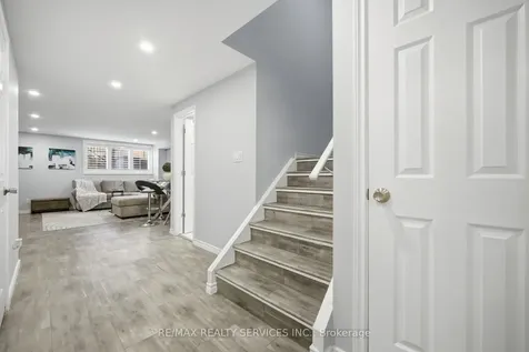 56 Rimrock Crescent Whitby ON L1N 0E5