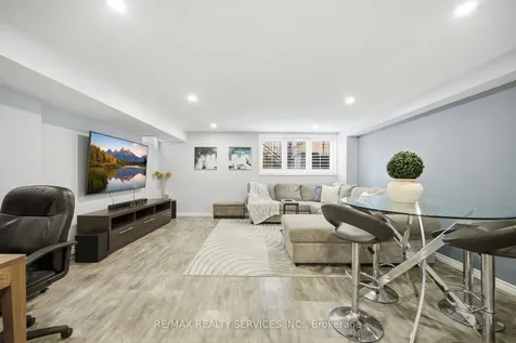 56 Rimrock Crescent Whitby ON L1N 0E5