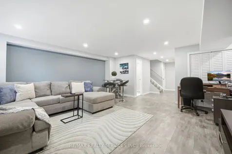 56 Rimrock Crescent Whitby ON L1N 0E5