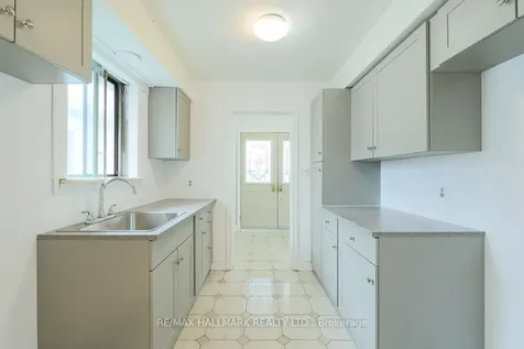 767 Midland Avenue Toronto ON M1K 4E5