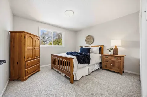 24 Fernway Crescent Whitby ON L1N 7G7