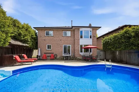 24 Fernway Crescent Whitby ON L1N 7G7