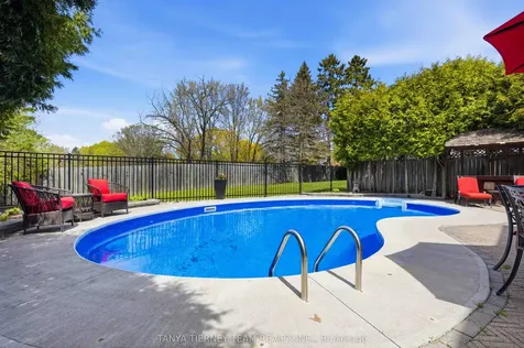 24 Fernway Crescent Whitby ON L1N 7G7