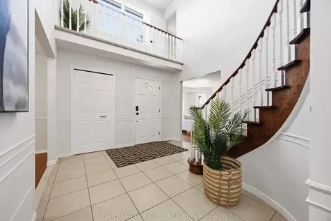 24 Fernway Crescent Whitby ON L1N 7G7