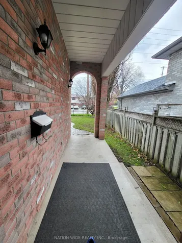 507 Dunlop Street W Whitby ON L1N 1V3