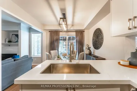 34 Tansley Crescent Ajax ON L1Z 1Y5
