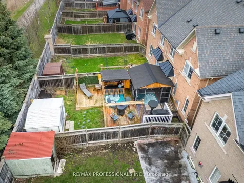34 Tansley Crescent Ajax ON L1Z 1Y5