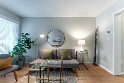 34 Tansley Crescent Ajax ON L1Z 1Y5