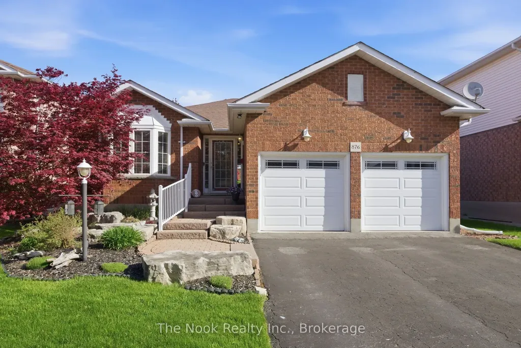 876 Sundance Circle Oshawa ON L1J 8P1