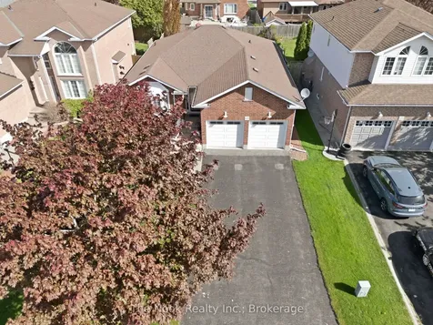 876 Sundance Circle Oshawa ON L1J 8P1