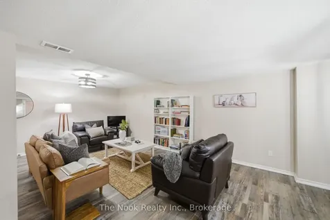 876 Sundance Circle Oshawa ON L1J 8P1