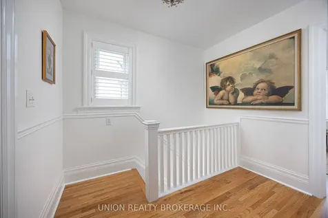 11 Avonlea Boulevard Toronto ON M4C 5E4