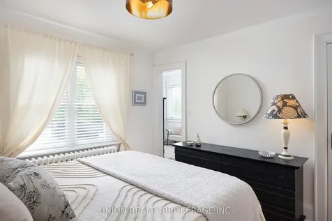 11 Avonlea Boulevard Toronto ON M4C 5E4