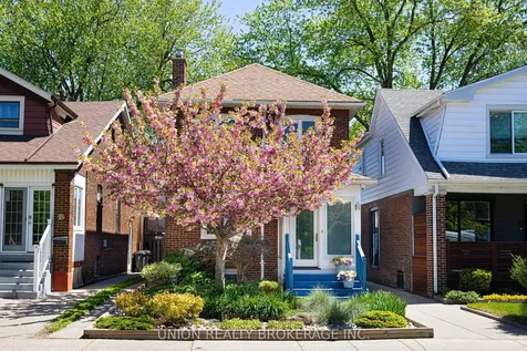 11 Avonlea Boulevard Toronto ON M4C 5E4