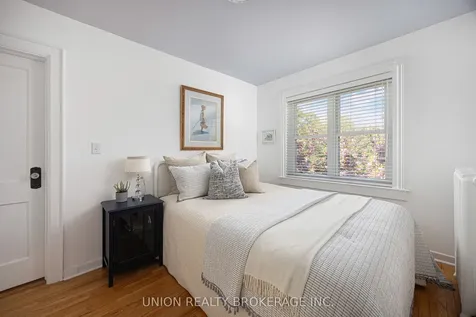 11 Avonlea Boulevard Toronto ON M4C 5E4