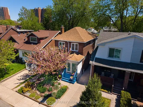 11 Avonlea Boulevard Toronto ON M4C 5E4