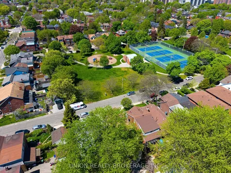 11 Avonlea Boulevard Toronto ON M4C 5E4