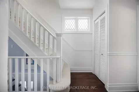 11 Avonlea Boulevard Toronto ON M4C 5E4