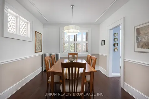 11 Avonlea Boulevard Toronto ON M4C 5E4
