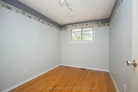 315 Durham Court Oshawa ON L1J 5R5